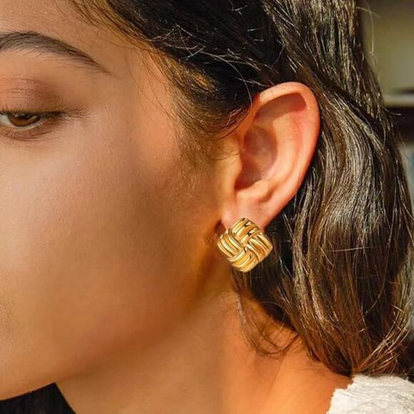 18k Gold Plated Chunky Geo Square Stud Earrings - Picture 1 of 5